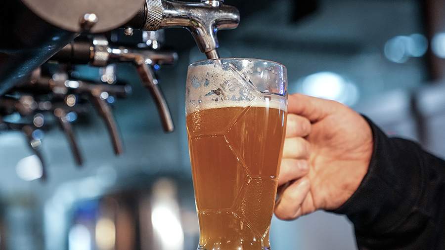 Госдума отклонила запрет на алкоголь в придорожных кафе: что это значит для водителей и отрасли?